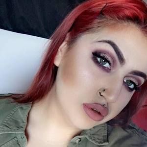 Meet your Posher, Leslie